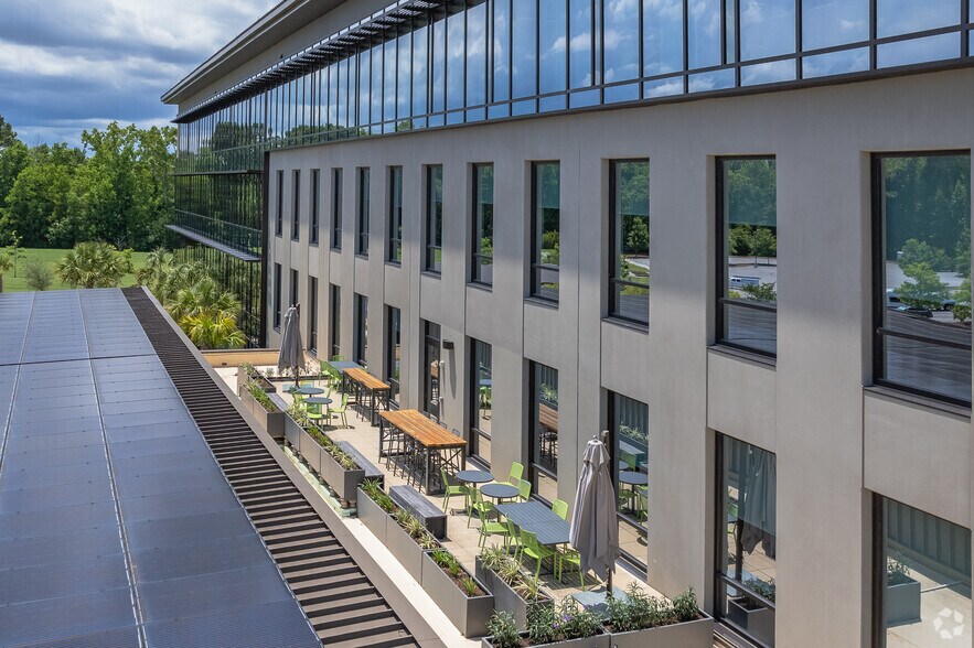 More Photos Of 65 Fairchild St, Charleston Office For Lease