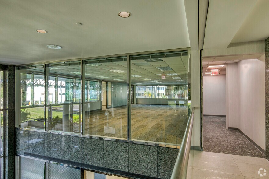 More Photos Of 600 N Westshore Blvd, Tampa Office For Lease