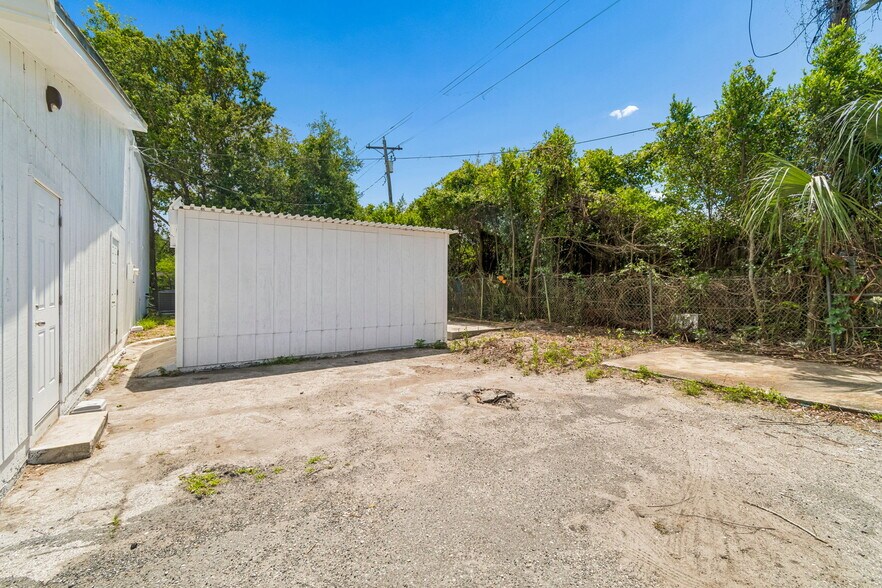 More Photos Of 1956 Kingsley Ave, Orange Park General Retail For Sale