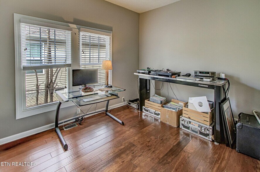 More Photos Of 2502 Harvey St, Knoxville Multifamily For Sale