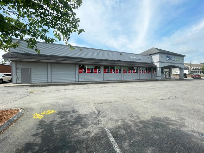 More Photos Of 142 Main St, Salem Drugstore For Lease