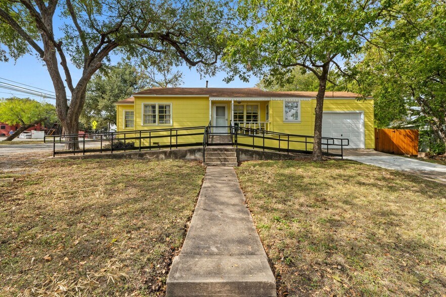 More Photos Of 2710 Manor Rd, Austin Office For Sale