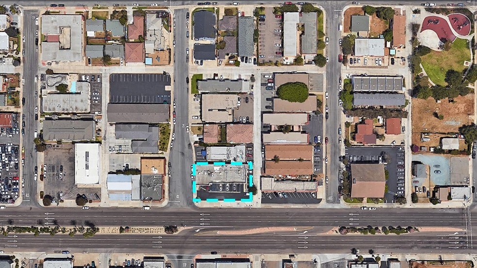 More Photos Of 1002-1010 Palm Ave, Imperial Beach Storefront For Sale