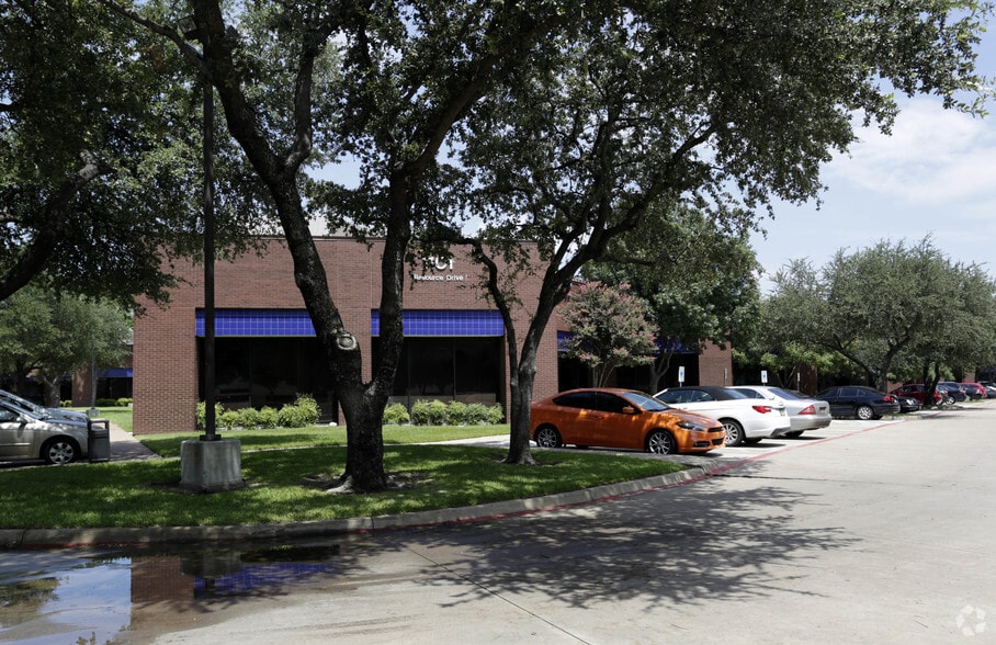 More Photos Of 1101 Resource Dr, Plano Showroom For Lease