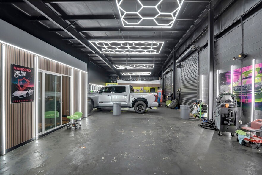 More Photos Of 2350 Us-17-92, Longwood Showroom For Sale