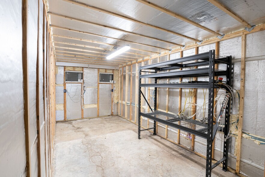 More Photos Of 80 County Ln, Lockhart Warehouse For Sale