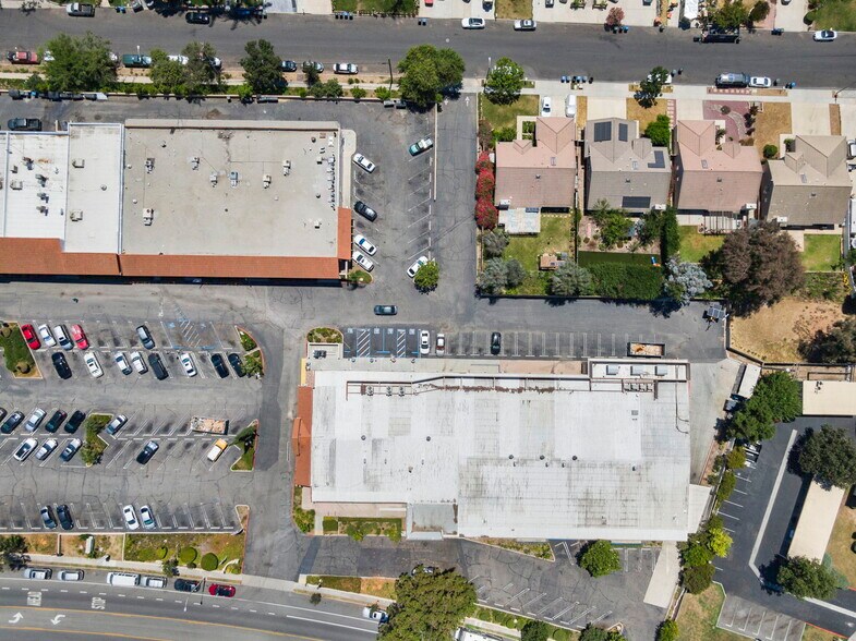 More Photos Of 1000-1086 E Avenida De Los Arboles, Thousand Oaks General Retail For Lease