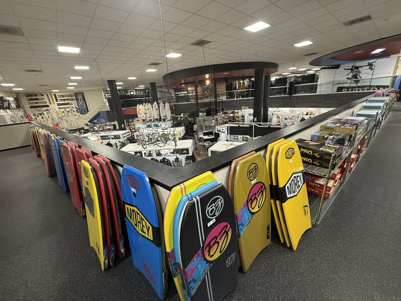 More Photos Of 5270 Jackson Dr, La Mesa Freestanding For Sale