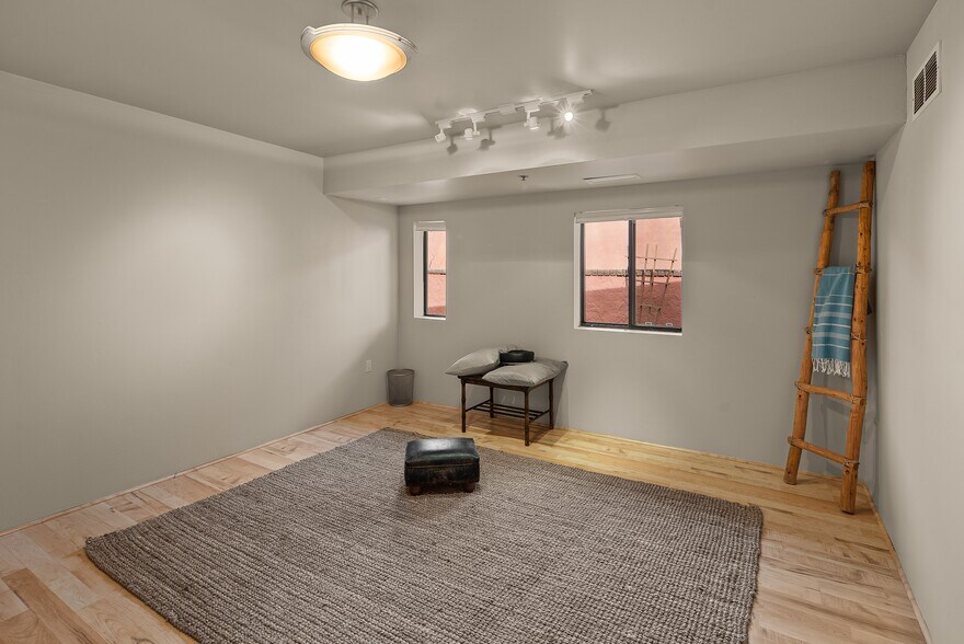 More Photos Of 45 Birch Blvd, Sedona Medical For Lease