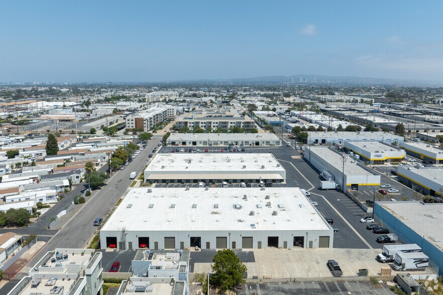 More Photos Of 941-957 Newhall St, Costa Mesa Warehouse For Lease