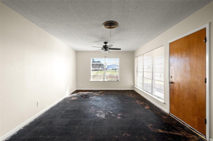 More Photos Of 24503 Ranch Road 12, Dripping Springs Office For Sale