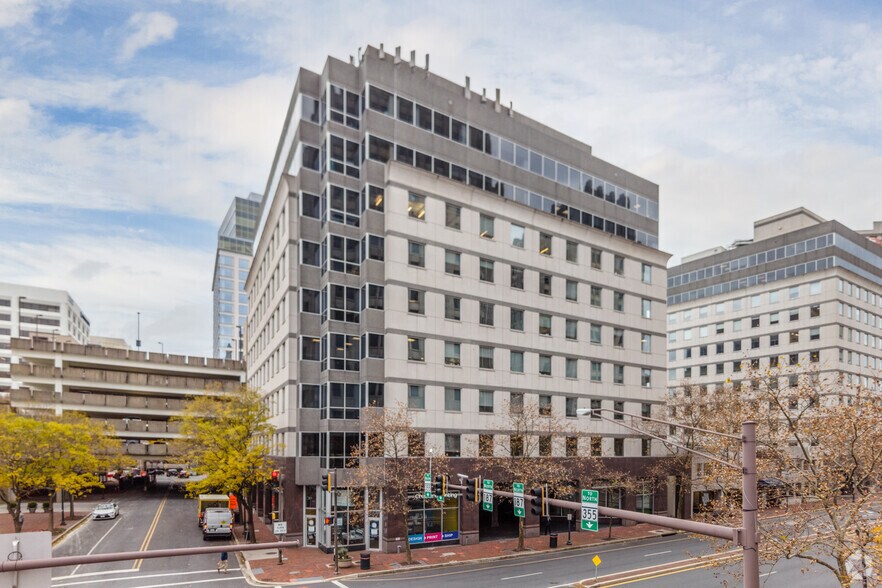 More Photos Of 4600 East West Hwy, Bethesda Medical For Lease