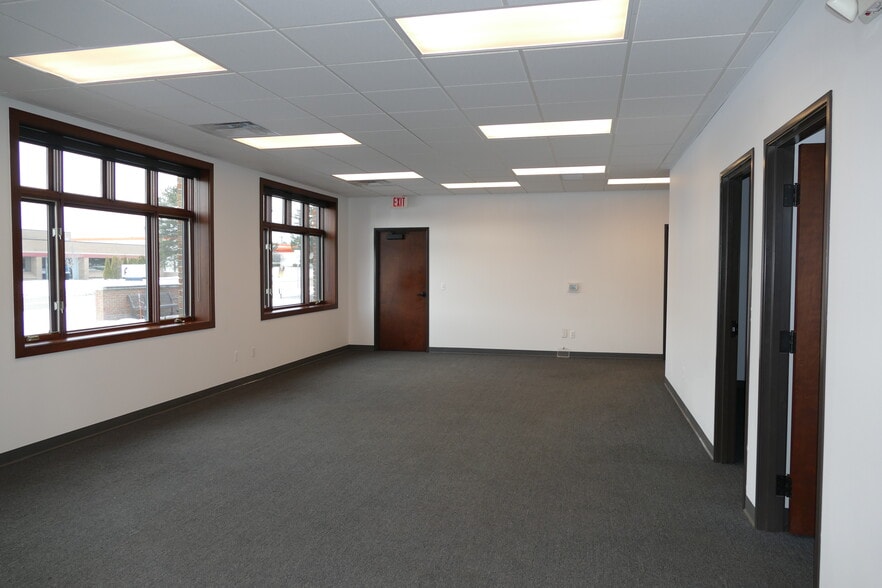 More Photos Of 2718 Industrial Row Dr, Troy Office For Lease