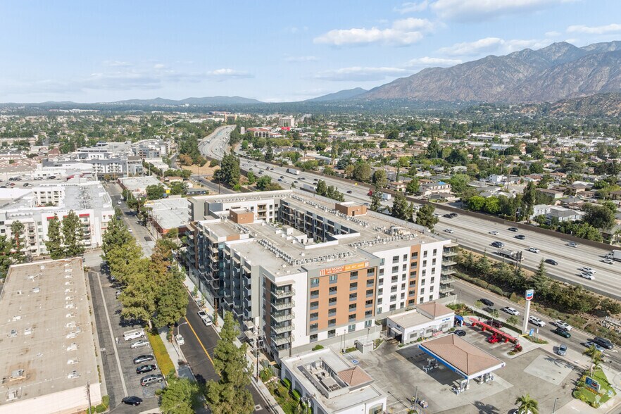 More Photos Of 127 W Pomona St, Monrovia Apartments For Lease