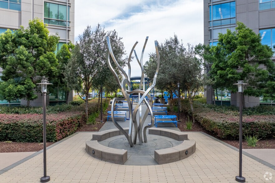 More Photos Of 690 E Middlefield Rd, Mountain View Office For Lease