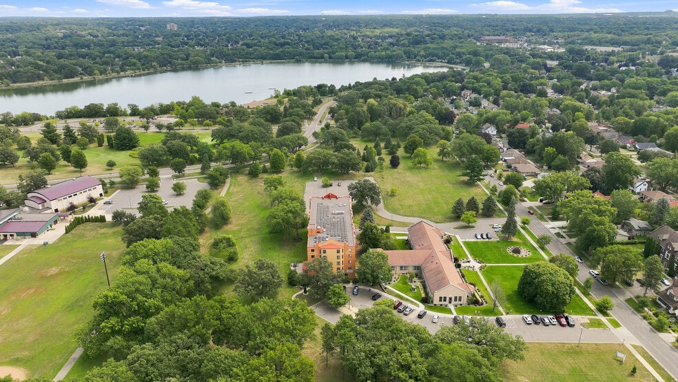 More Photos Of 985 Ivy Ave E, Saint Paul Apartments For Sale
