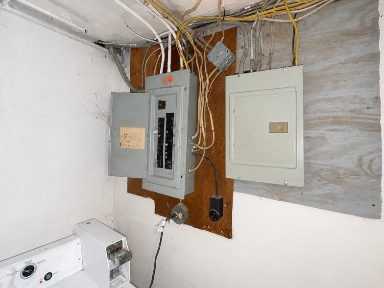 More Photos Of 147 Parkdale Ter, Rochester Apartments For Sale