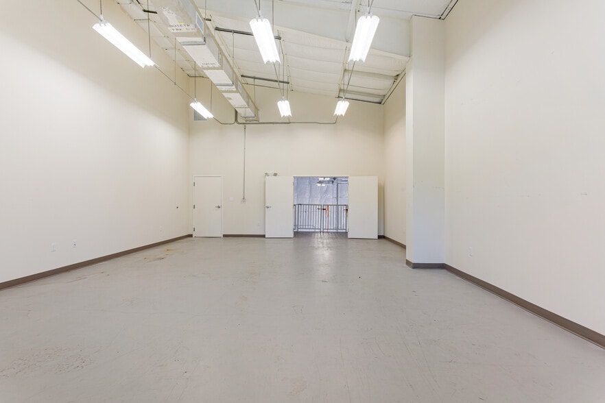 More Photos Of 6515 NW 16th St, Gainesville Manufacturing For Lease
