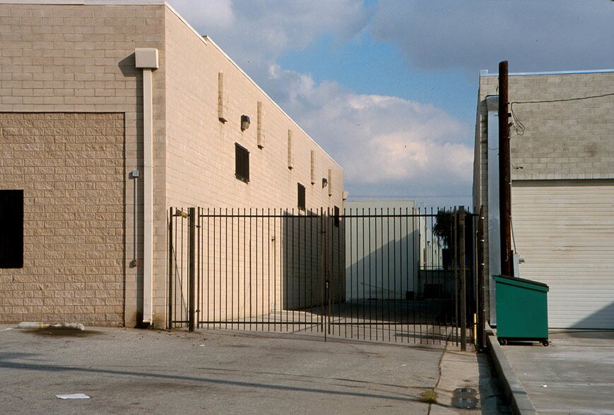 More Photos Of 9256 Owensmouth Ave, Chatsworth Warehouse For Lease