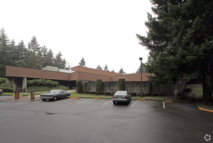 Primary Photo Of 600 S 334th St, Federal Way Light Distribution For Sale