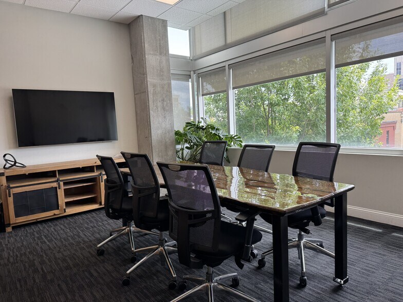 More Photos Of 100 W Washington St, Greenville Office For Lease