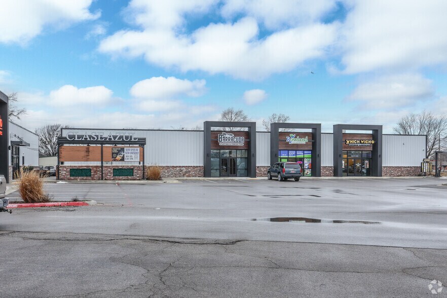 More Photos Of 802 W Main St, Jenks General Retail For Lease