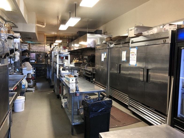 More Photos Of 948-952 W Webster Ave, Chicago Storefront Retail Residential For Lease