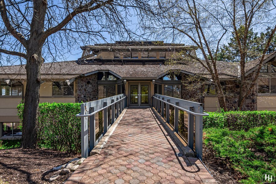 More Photos Of 970 McHenry Ave, Crystal Lake Medical For Sale