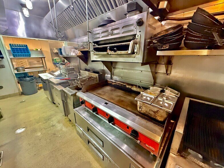 More Photos Of 202 Hemsted Dr, Redding Restaurant For Sale