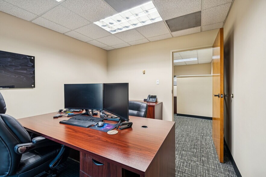 More Photos Of 707 N Franklin St, Tampa Office For Sale