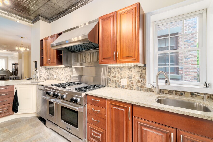 More Photos Of 338 W 71st St, New York Apartments For Sale
