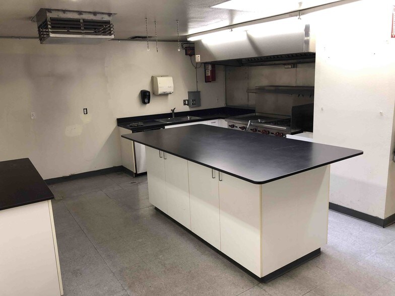 More Photos Of 1641 N 8th St, Colton Food Processing For Lease