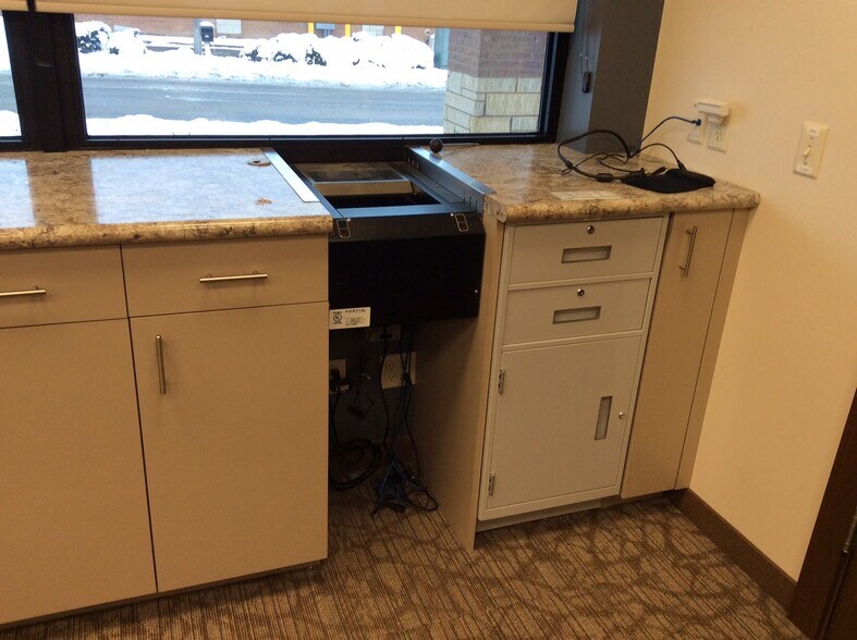 More Photos Of 3151 S Service Dr, Red Wing Storefront Retail Office For Lease