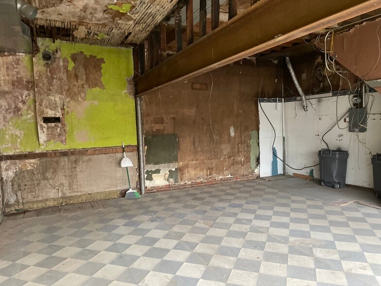 More Photos Of 60-64 Saline St, Petersburg Storefront Retail Residential For Sale
