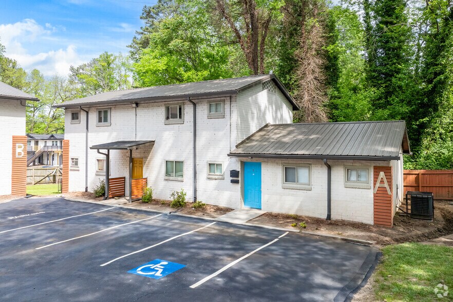 Primary Photo Of 340-352 Dixie Hills Cir, Atlanta Apartments For Sale
