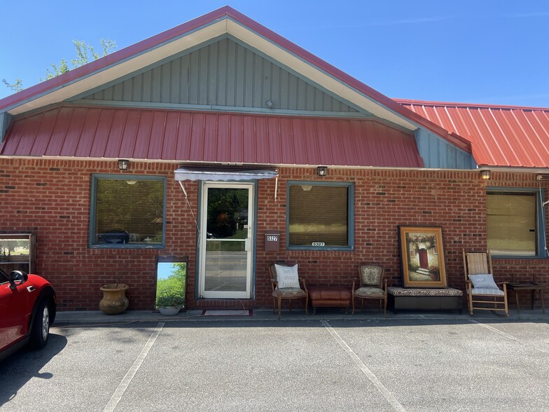 Primary Photo Of 5327 N Main St, Acworth Freestanding For Sale