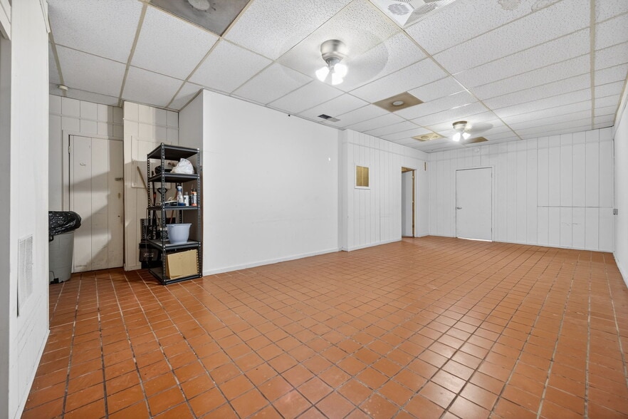 More Photos Of 4369 N Elston Ave, Chicago Specialty For Sale