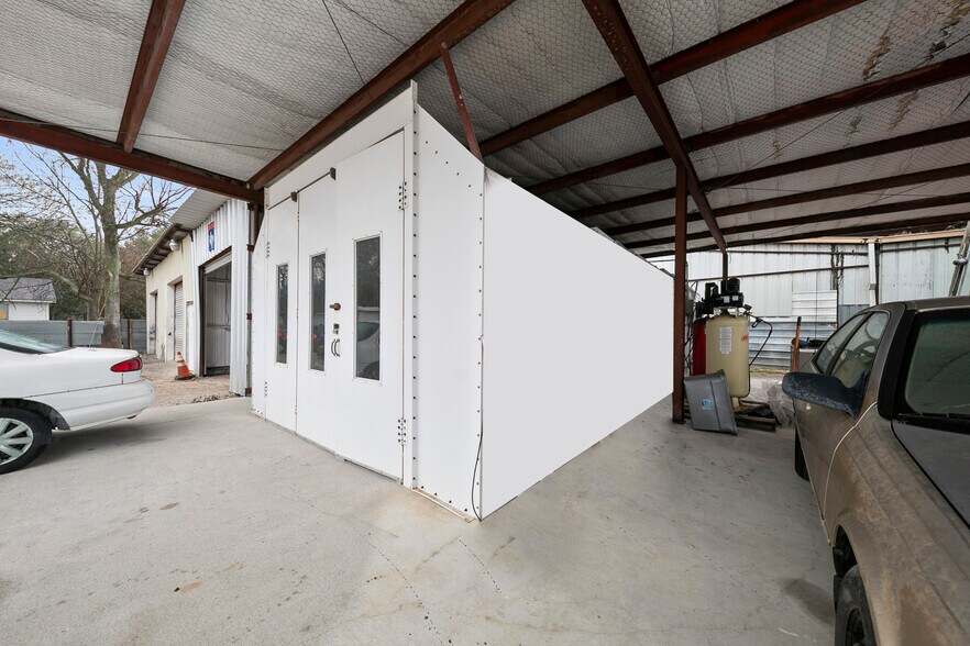 More Photos Of 7215 N Shepherd Dr, Houston Auto Repair For Sale