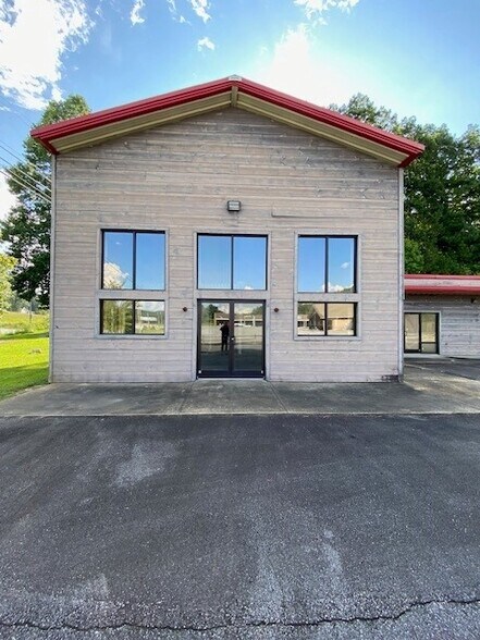 More Photos Of 5740 US 64 West Hwy, Murphy Storefront Retail Office For Lease