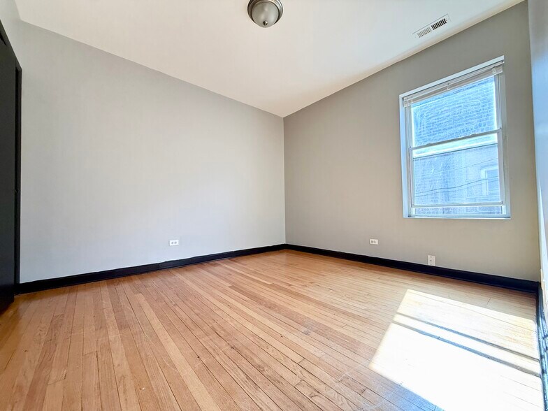 More Photos Of 1721-1725 E 79th St, Chicago Apartments For Sale