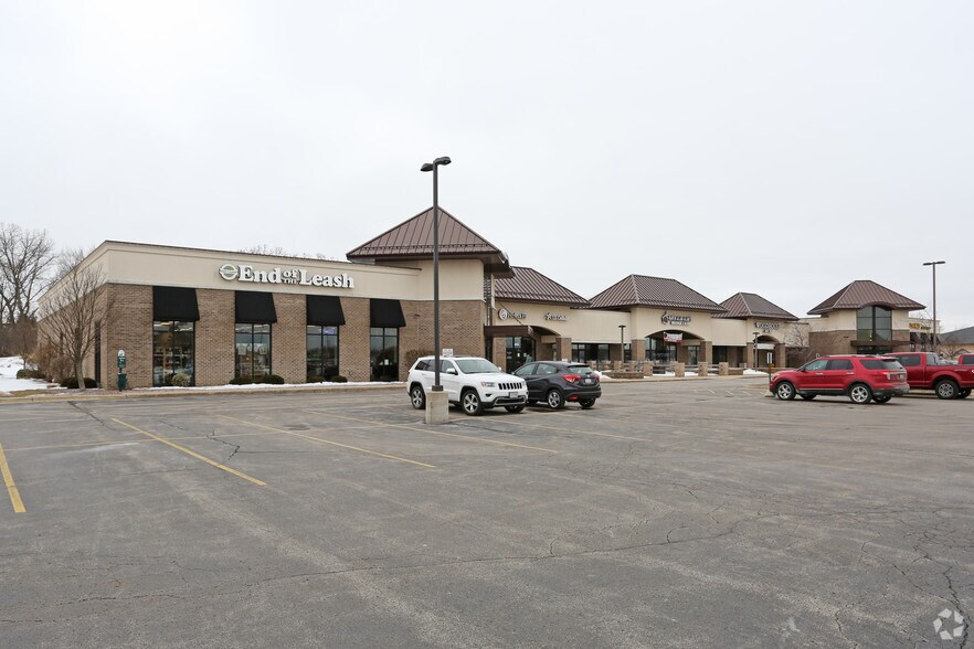 Primary Photo Of 325 Bay View Rd, Mukwonago Unknown For Lease