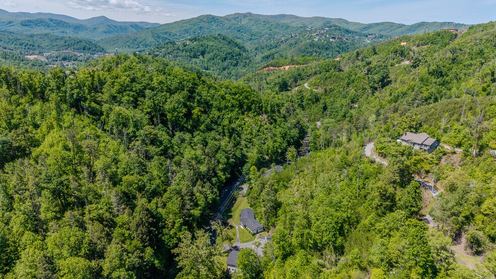 More Photos Of 445 Dudley Creek Rd, Gatlinburg Apartments For Sale