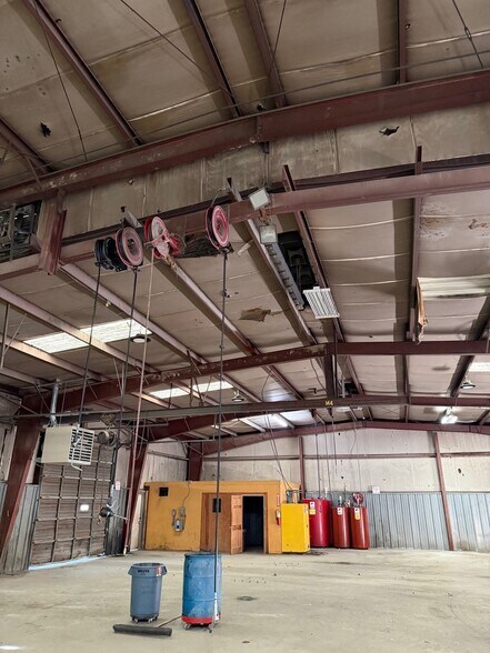 More Photos Of 429 Granite Quarry Trl, Mount Airy Warehouse For Lease