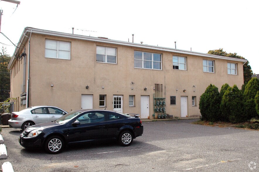 More Photos Of 34 Main St, Bloomingdale Apartments For Lease