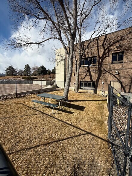 More Photos Of 5926 McIntyre St, Golden Office For Lease