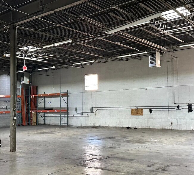 More Photos Of 720-730 N Edgewood Ave, Wood Dale Warehouse For Sale