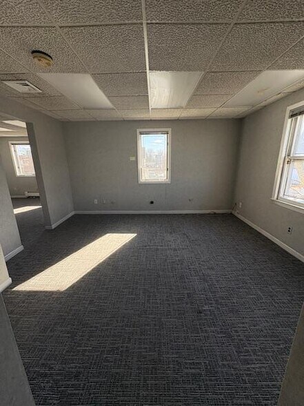 More Photos Of 128 Front St, Mineola Office For Lease