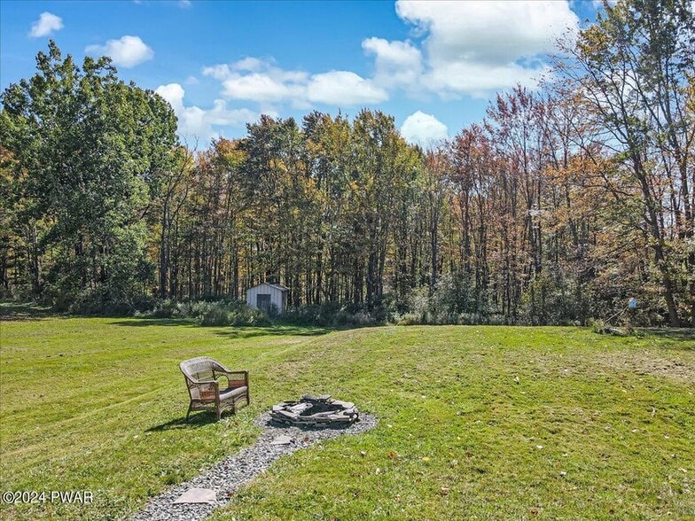 More Photos Of 186 Ledgedale Rd, Lake Ariel Apartments For Sale
