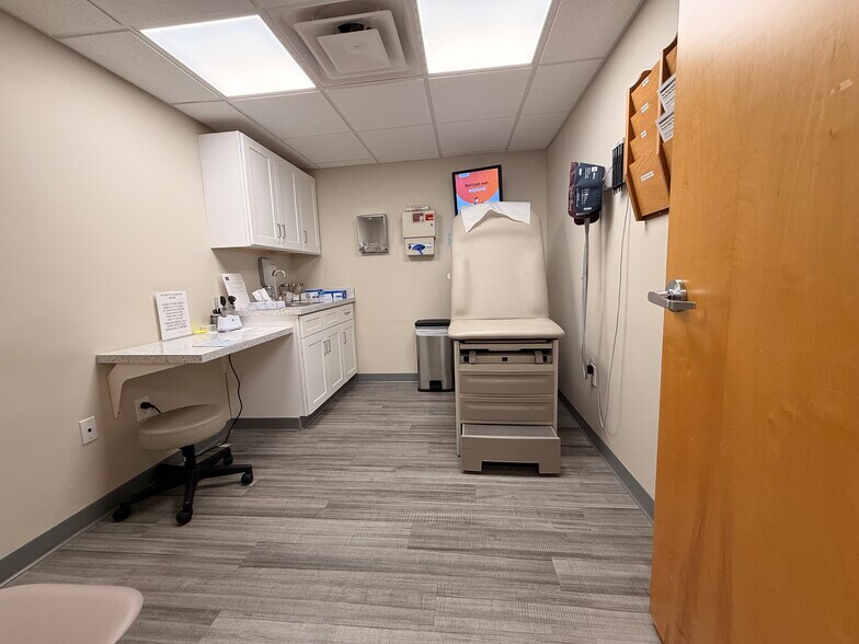 More Photos Of 333 School St, Pawtucket Medical For Sale