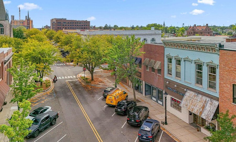 More Photos Of 521 Franklin St, Michigan City Restaurant For Lease